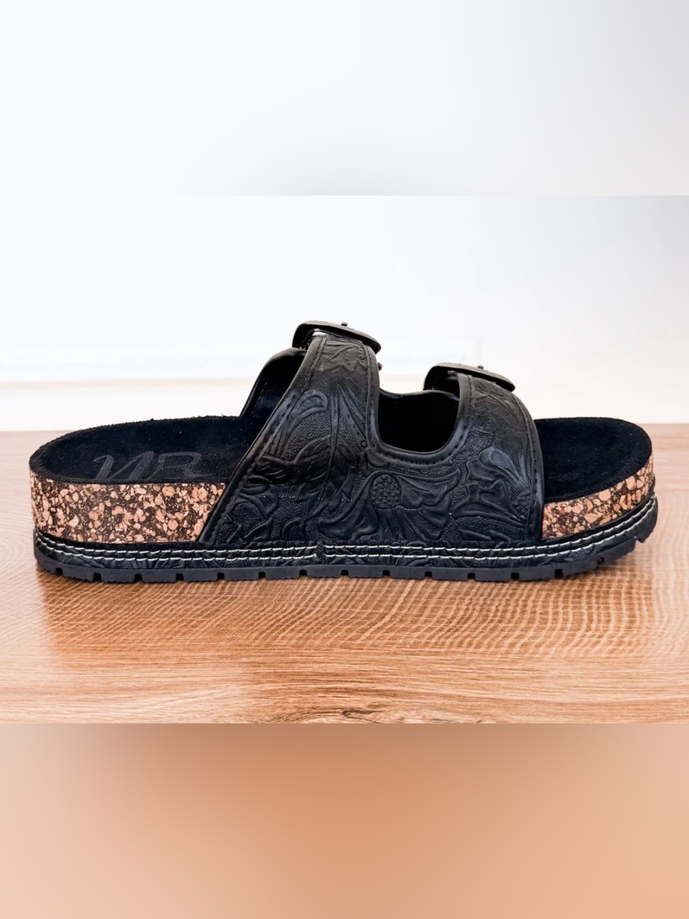 Gorgeous Western Tooled Sandal by Not Rated "NEW" - Picture 4 of 9
